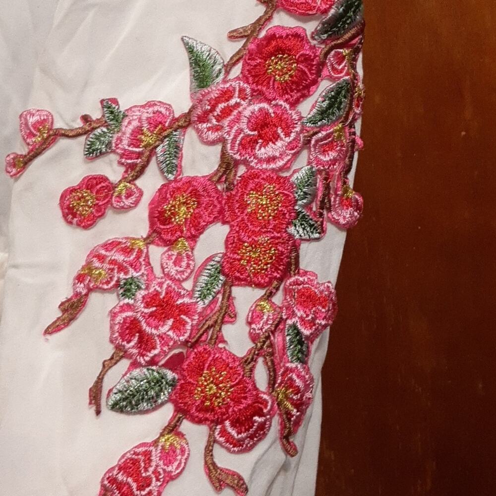 Love Riche Women's Long Sleeve White Embroidered Sleeve Body Suit Size Small - Picture 5 of 11